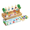 תולים בגדים לפי דגם